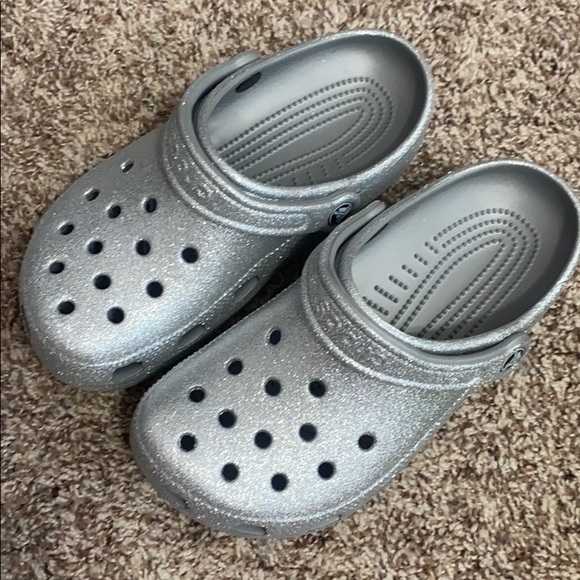 crocs silver glitter